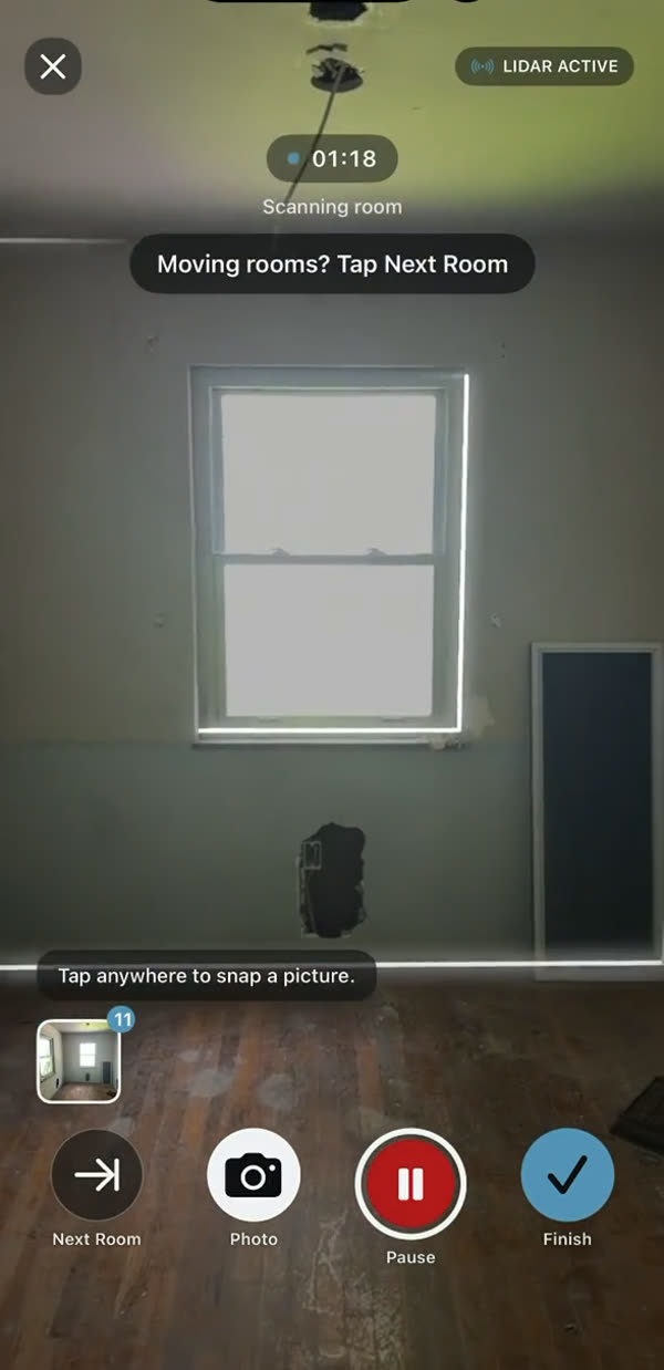 A Project Scan in progress with the Next Room, Photo, Pause and Finish controls